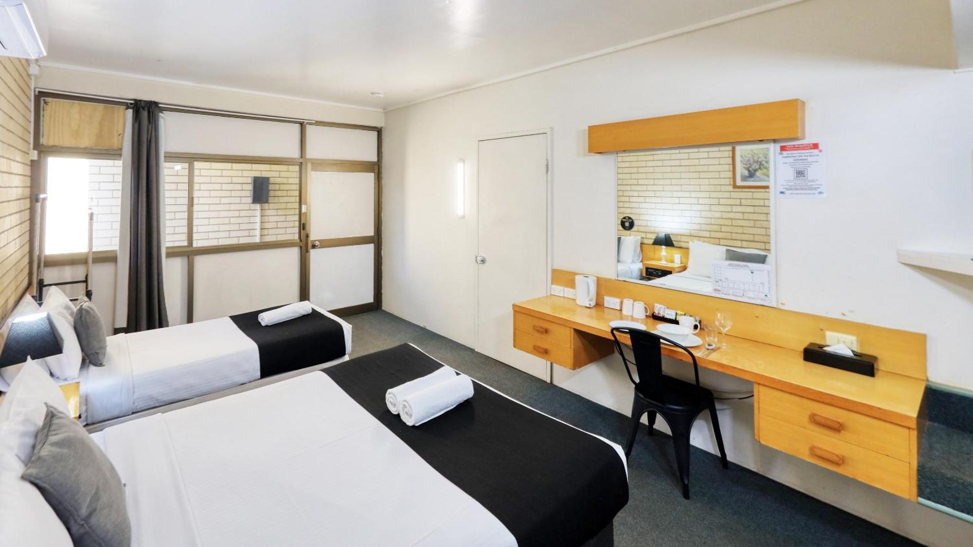 Tropical Gateway Motor Inn Rockhampton Exteriör bild