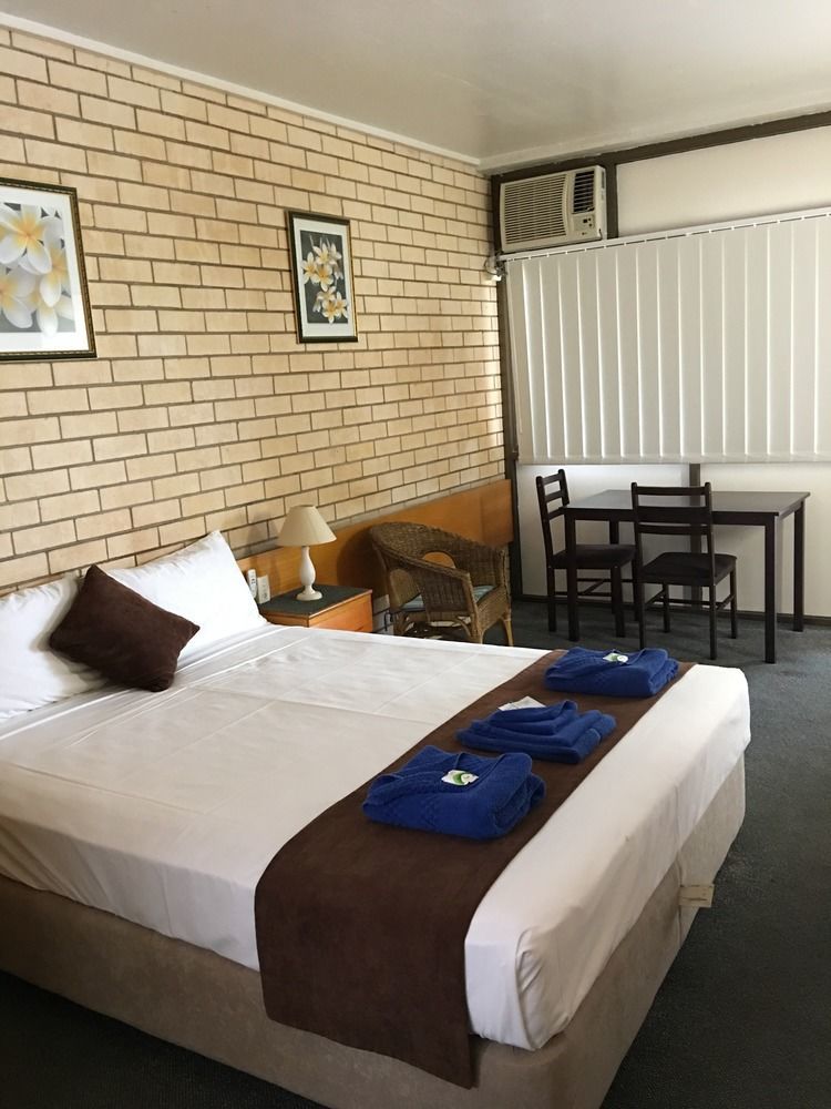 Tropical Gateway Motor Inn Rockhampton Exteriör bild