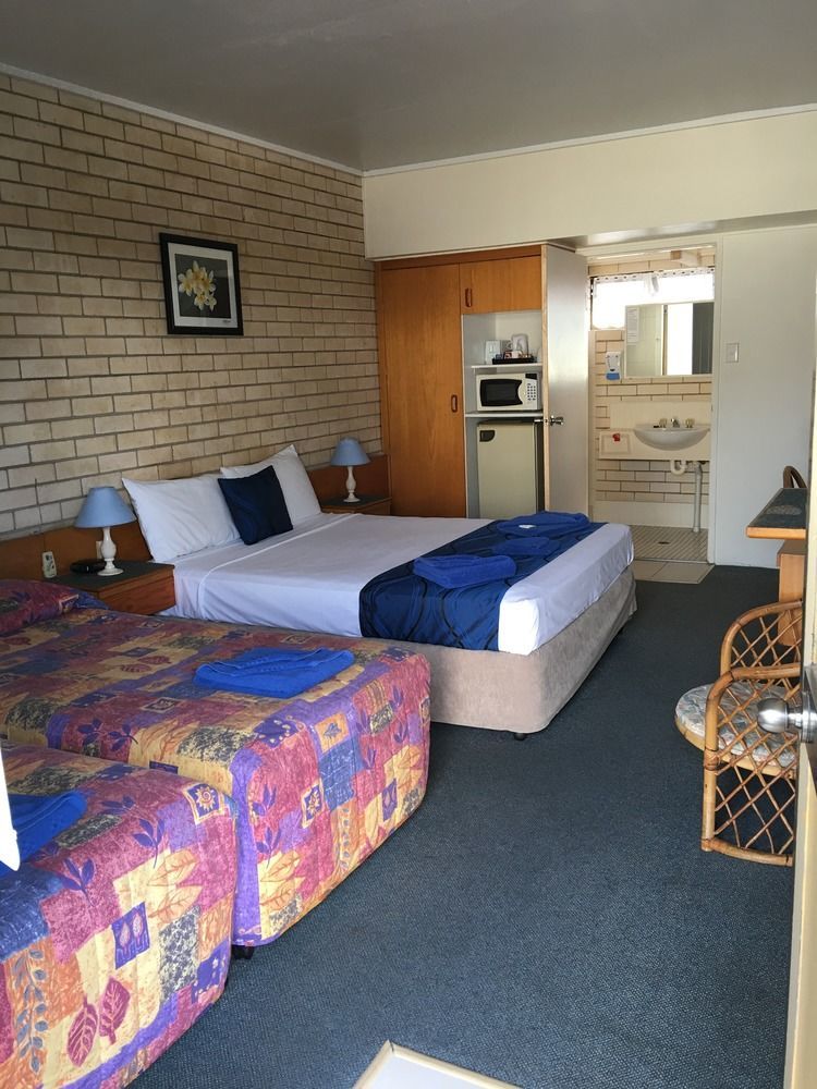 Tropical Gateway Motor Inn Rockhampton Exteriör bild