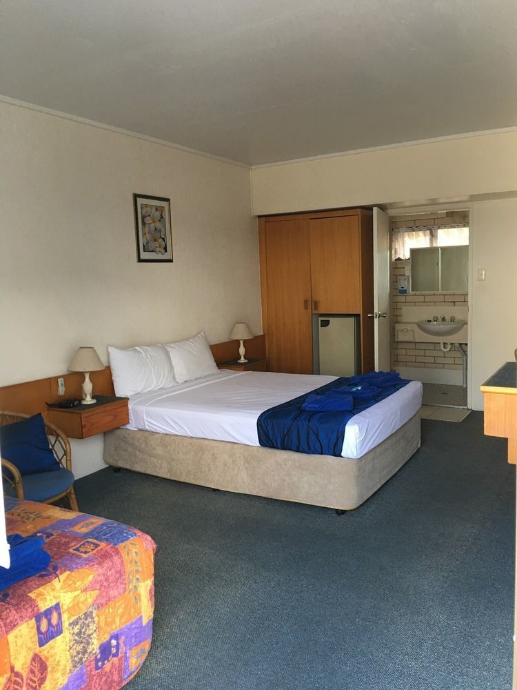 Tropical Gateway Motor Inn Rockhampton Exteriör bild