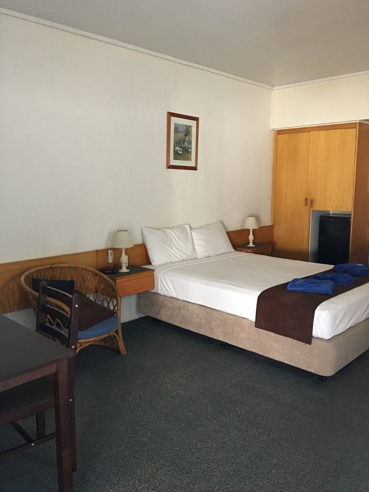 Tropical Gateway Motor Inn Rockhampton Exteriör bild