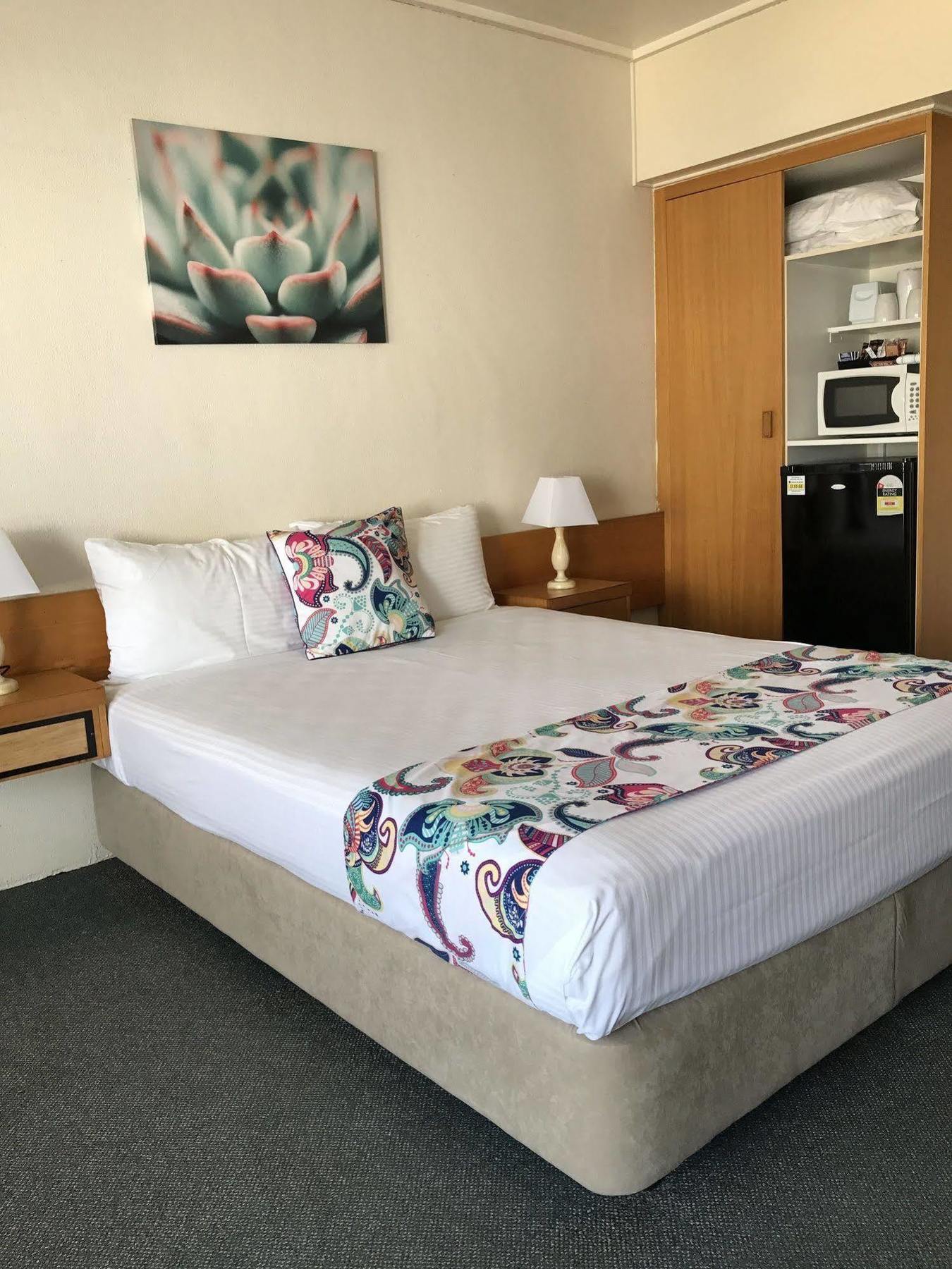Tropical Gateway Motor Inn Rockhampton Exteriör bild